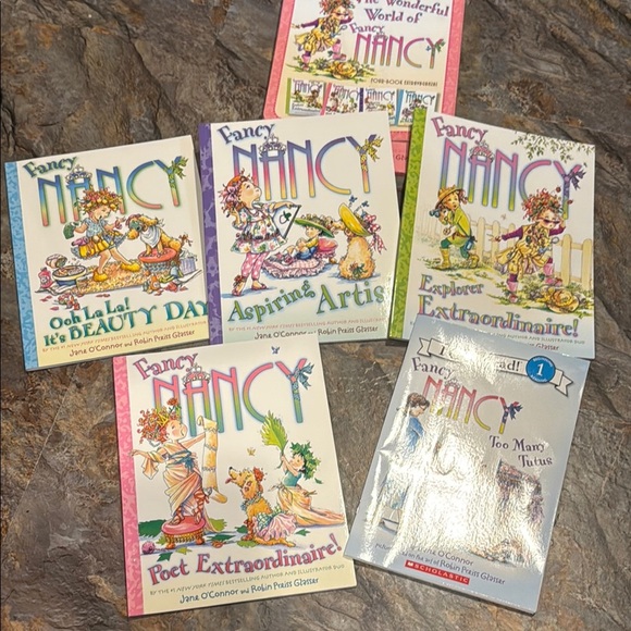 The Wonderful World of Fancy Nancy Book Set plus one extra book - Picture 2 of 11